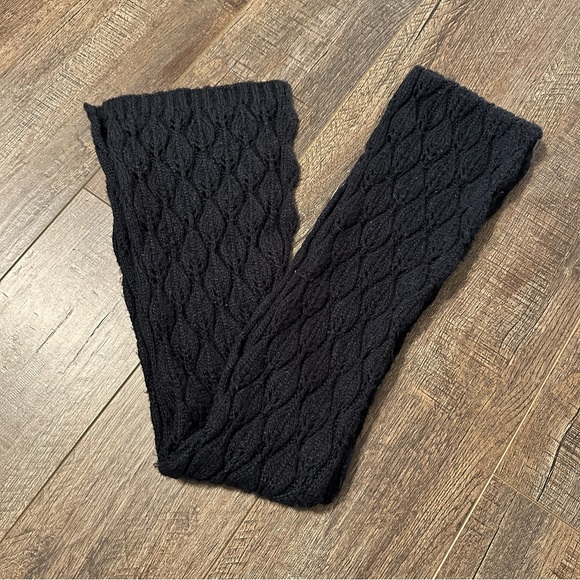 Black Knitted Scarf Cold Weather Winter Accessory Crochet - Picture 2 of 3